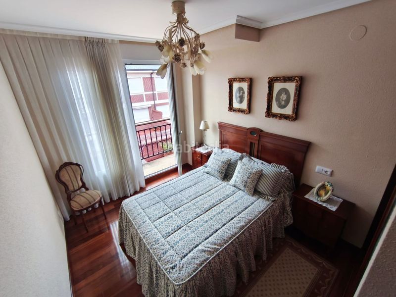 Foto b44c5660-0702-4627-b7ee-5d177379a616. Casa amb calefacció aparcament a El Puntal Laredo