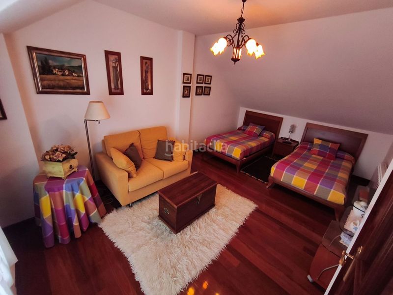 Foto b50b8395-c066-42ef-b7cb-699644bf14a1. Casa amb calefacció aparcament a El Puntal Laredo