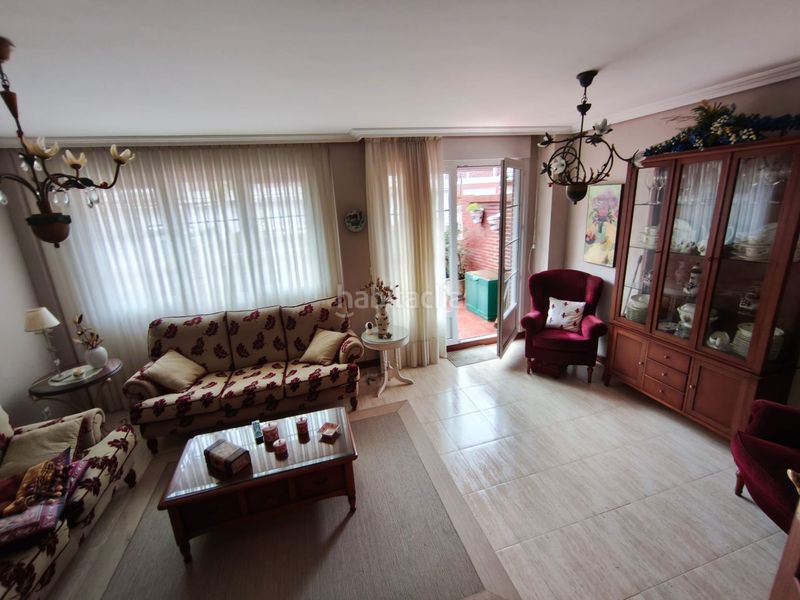 Foto dc636ad8-6794-4b8d-babf-e4de7c8608c5. Casa amb calefacció aparcament a El Puntal Laredo