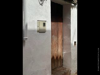 Casa a Casco Antiguo-Darremur. Se vende casa pequeña alquilada