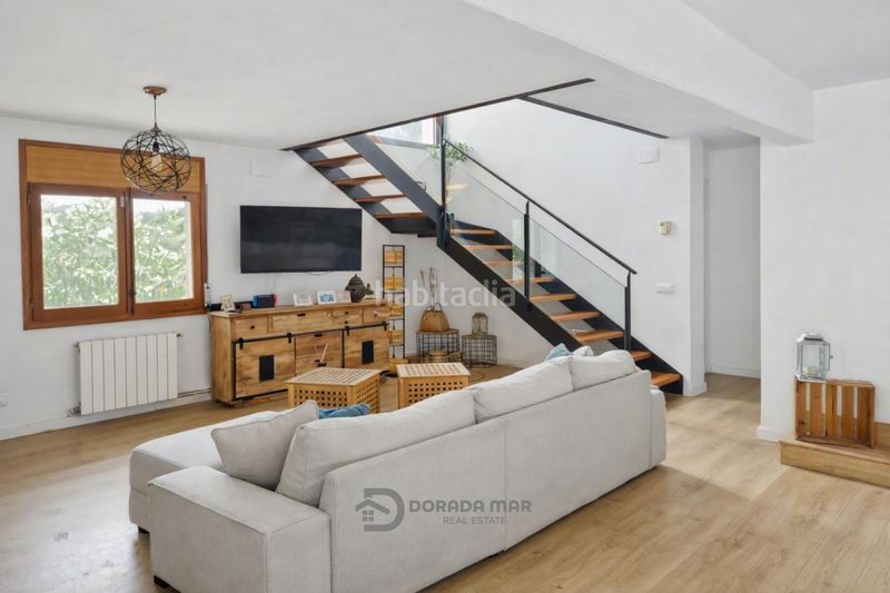 Foto fbb813ed-e24c-4e0b-b9ac-4d93de832192. Casa amb piscina a Olivella