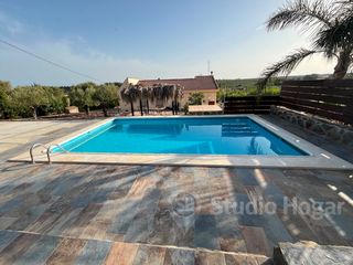 Chalet  Diseminados diseminados. Gran parcela con chalet, piscina, terrazas y jardines