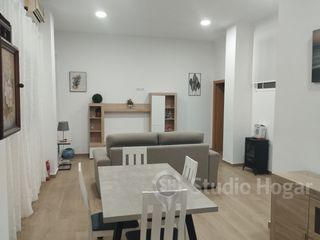 Flat  Calle beas. Planta baja reformada con ascensor en isla chica, calle beas 7