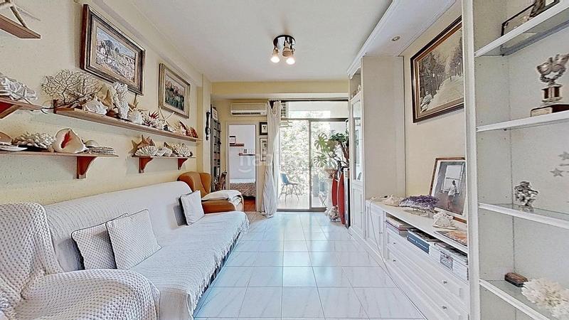 Foto e7c0060e-4f13-4881-8a48-deb93c63ddf3. Piso  en la misma rambla del Poblenou en Poblenou Barcelona