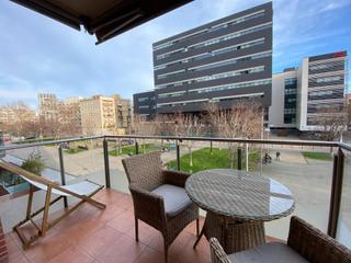 Etagenwohnung in Poblenou. Vivienda luminosa con terraza y parking junto a la rambla del po
