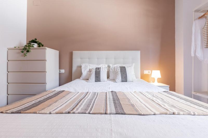 Foto 0d089fa9-2d00-4d38-b68c-6f7a7b691aef. Piso vivienda luminosa con terraza y parking junto a la rambla del Poblenou en Barcelona