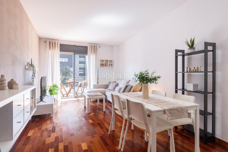 Foto 27b6ea53-1b0e-4848-acff-290d5191ce07. Piso vivienda luminosa con terraza y parking junto a la rambla del Poblenou en Barcelona