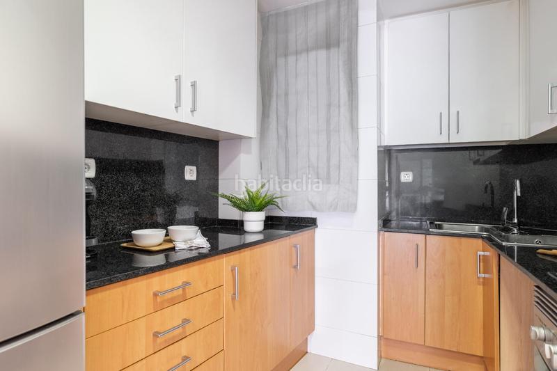 Foto 5204b8d8-6789-42c6-997a-59f0dcd23a37. Piso vivienda luminosa con terraza y parking junto a la rambla del Poblenou en Barcelona