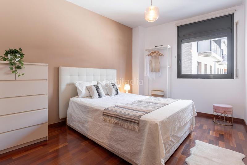 Foto 81e48786-b466-4cf4-a908-6257a2656d62. Piso vivienda luminosa con terraza y parking junto a la rambla del Poblenou en Barcelona