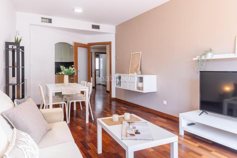 Foto 866af2cc-8c83-496c-9a23-3ce04fdd16dd. Piso vivienda luminosa con terraza y parking junto a la rambla del Poblenou en Barcelona