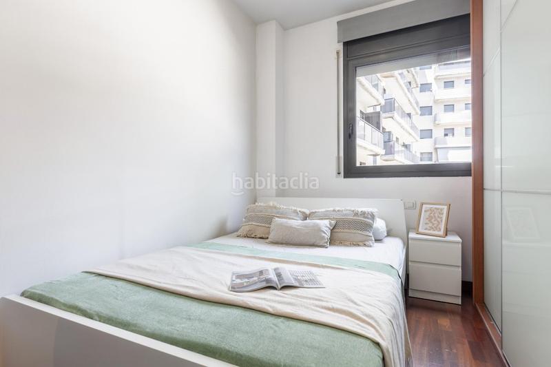 Foto aede8fa2-8a09-4d0a-bf4d-438309d310ac. Piso vivienda luminosa con terraza y parking junto a la rambla del Poblenou en Barcelona