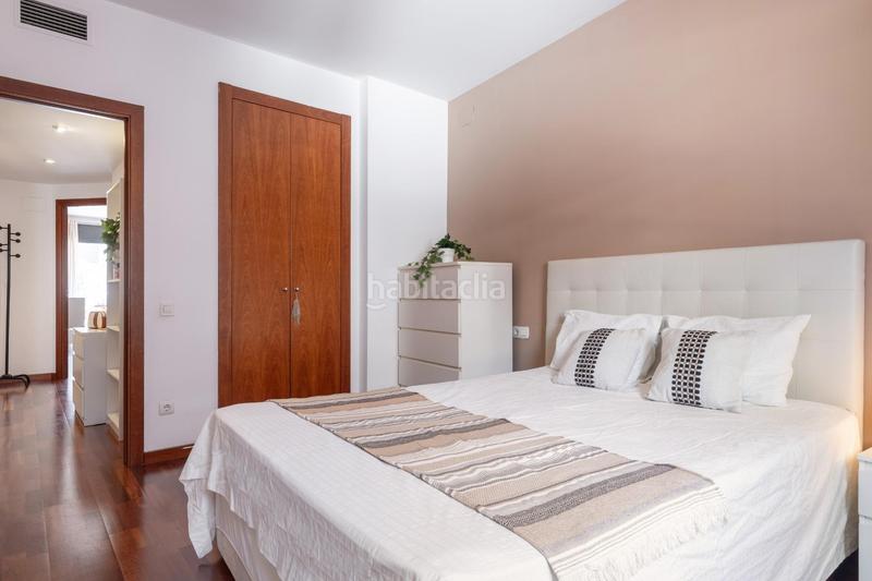 Foto cf900e7a-7704-4ff4-b8e0-e34c6bb956d5. Piso vivienda luminosa con terraza y parking junto a la rambla del Poblenou en Barcelona