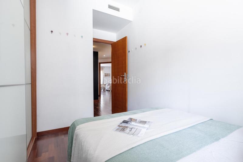 Foto ef0a558b-c0a3-4c7c-bedf-1f0eb2a79969. Piso vivienda luminosa con terraza y parking junto a la rambla del Poblenou en Barcelona