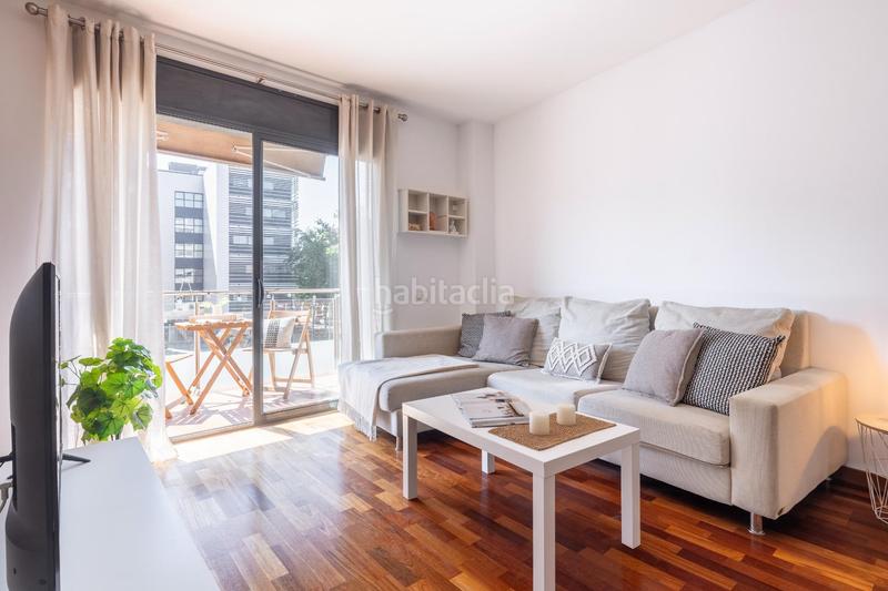 Foto f9a1caf1-a187-498f-b188-df2830509163. Piso vivienda luminosa con terraza y parking junto a la rambla del Poblenou en Barcelona