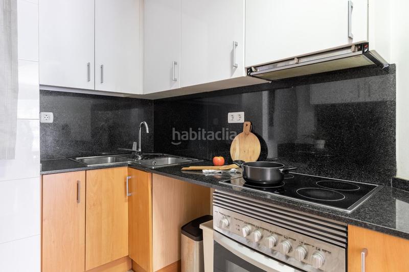 Foto ff0a0a56-3198-4f90-9a38-e517f024e3cf. Piso vivienda luminosa con terraza y parking junto a la rambla del Poblenou en Barcelona