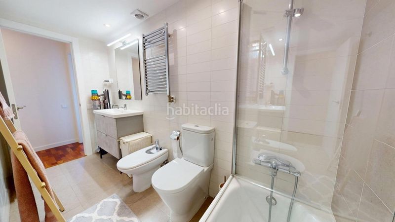 Foto c2de3b95-dda8-43f0-8317-fbfc25d35ef9. Pis amb calefacció aparcament piscina a Provençals del Poblenou Barcelona
