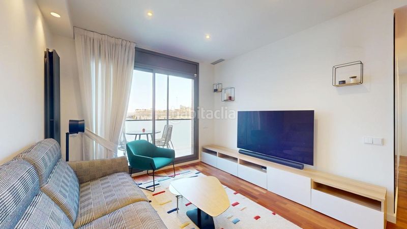 Foto cf78e9d2-aa28-4597-900f-dfd952f46777. Pis amb calefacció aparcament piscina a Provençals del Poblenou Barcelona