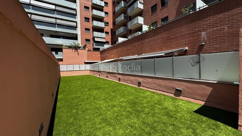 Foto e8f02539-81c7-4383-9d2c-78450c95acc3. Pis amb calefacció aparcament piscina a Provençals del Poblenou Barcelona