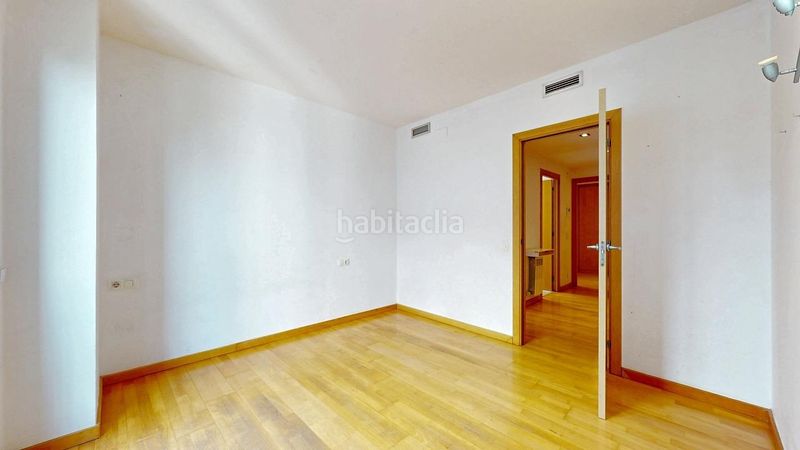 Foto 10f0aa07-21f8-4fe5-9623-f0c942228bb0. Pis amb aparcament a Poblenou Barcelona