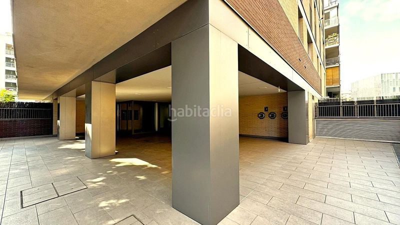 Foto b001e9ba-949e-432e-91e4-38a995c60bc3. Pis amb aparcament a Poblenou Barcelona