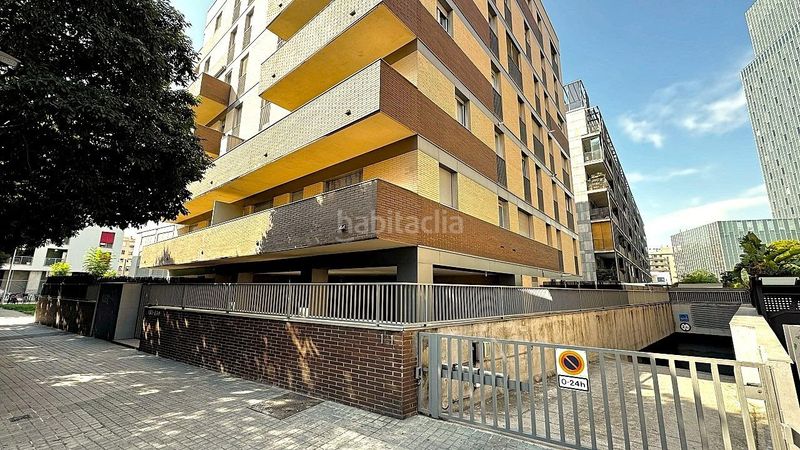 Foto f4f02859-9090-41d7-9af3-5af6e09c424b. Pis amb aparcament a Poblenou Barcelona