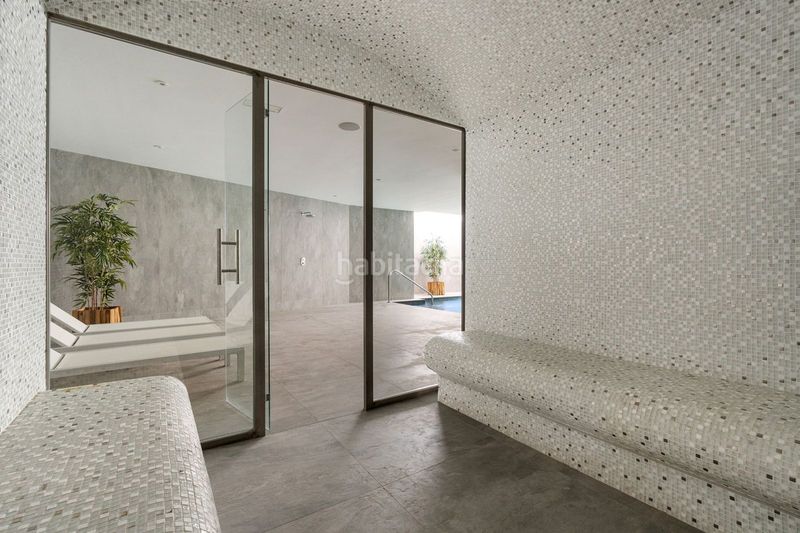 Foto 17dd19e8-086a-4cd6-9679-82b7a5806615. Àtic amb aparcament piscina a Los Naranjos Marbella