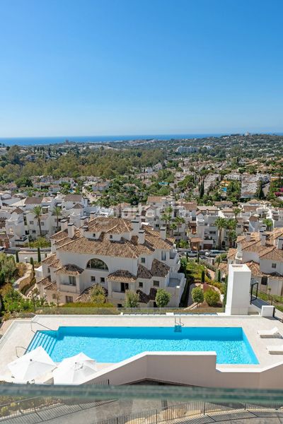 Foto 4bac944a-7999-4750-a08e-7df2616b0d6b. Àtic amb aparcament piscina a Los Naranjos Marbella