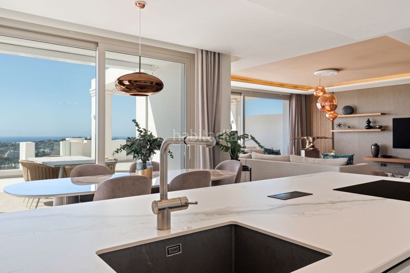 Foto 4dcb4afb-2704-49c8-bc9c-06644afbf999. Àtic amb aparcament piscina a Los Naranjos Marbella