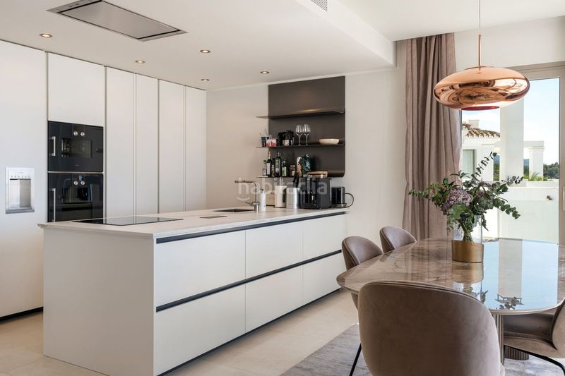 Foto ca265b2f-5ee2-4344-9859-c8de1cf4521a. Àtic amb aparcament piscina a Los Naranjos Marbella