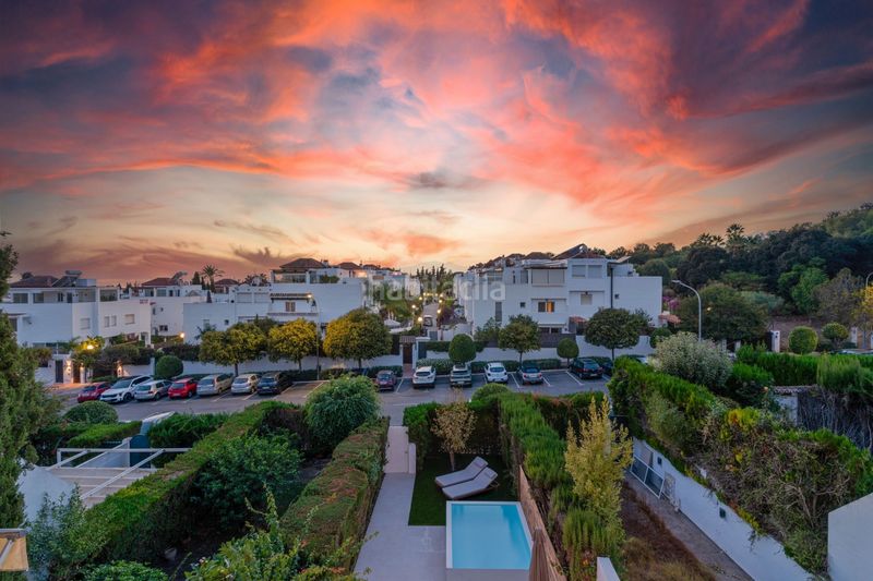Foto bdfa6600-e47e-422d-9465-bfc02517a4be. Casa adossada amb piscina a Nagüeles Alto Marbella