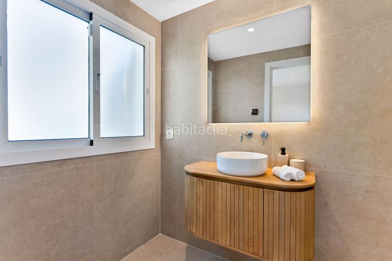 Foto f9ac8c24-c8c2-4af6-b983-cc2c7930217a. Casa adossada amb piscina a Nagüeles Alto Marbella