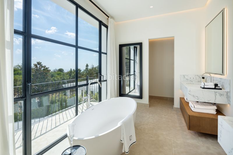 Foto 5e31ff4f-b853-4548-838f-e3f1d3c87766. Casa amb aparcament piscina a Puente Romano Marbella