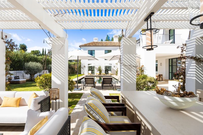 Foto 8ab00f57-b047-4eba-8327-190a89707618. Casa amb aparcament piscina a Puente Romano Marbella