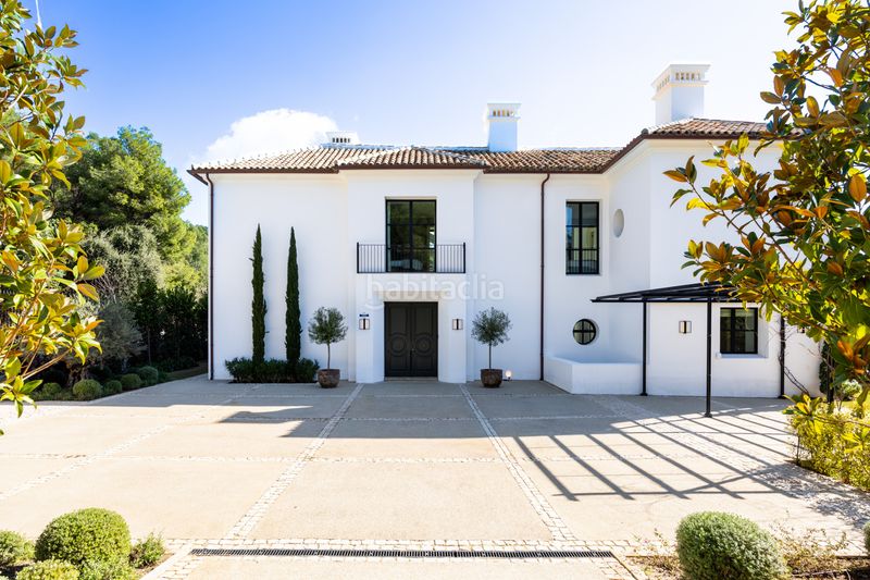 Foto d3f66fc9-11f4-42a3-b5a2-1bef98ffb4e3. Casa amb aparcament piscina a Puente Romano Marbella