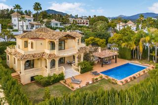 Haus en La Quinta. Villa en venta en la quinta, benahavis
