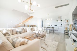 Reihenhaus en Cancelada. Casa moderna con solarium en la nueva milla de oro