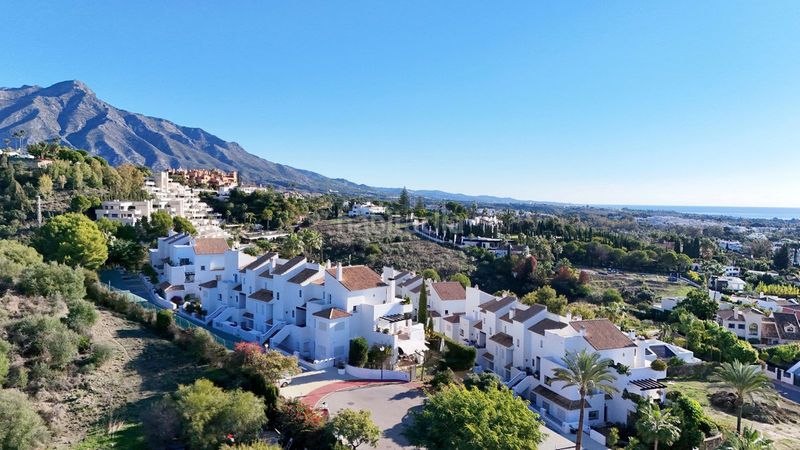Foto 3d6f0c52-d776-469e-9d61-34e435212ac8. Àtic amb aparcament piscina a Los Naranjos Marbella