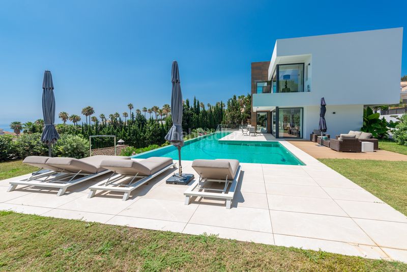 Foto d84bec97-f6f0-40a5-b566-4cad71f64f7b. Casa amb aparcament piscina a Chullera Manilva