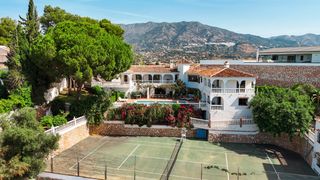 Casa in Campo de Mijas. Charming family villa situado en la parte superior de sierrezuel