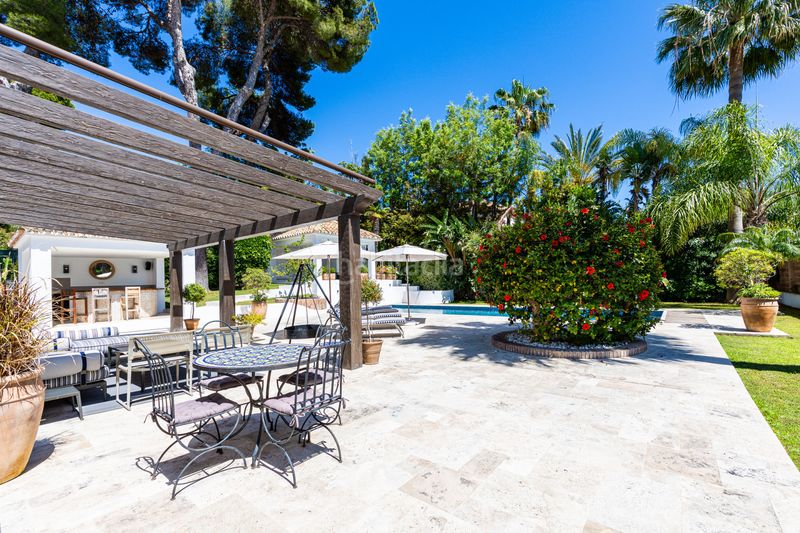 Foto b1fc2002-998e-4e7c-8193-91ceb8252f84. Casa amb aparcament piscina a Los Monteros Marbella