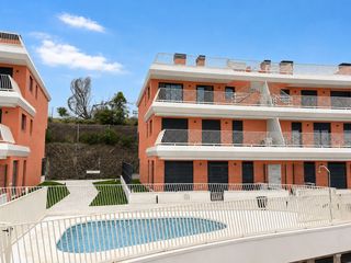 Ground floor en Brida 1. Apartamento de tres dormitorios reci�n terminado y nunca ocupado