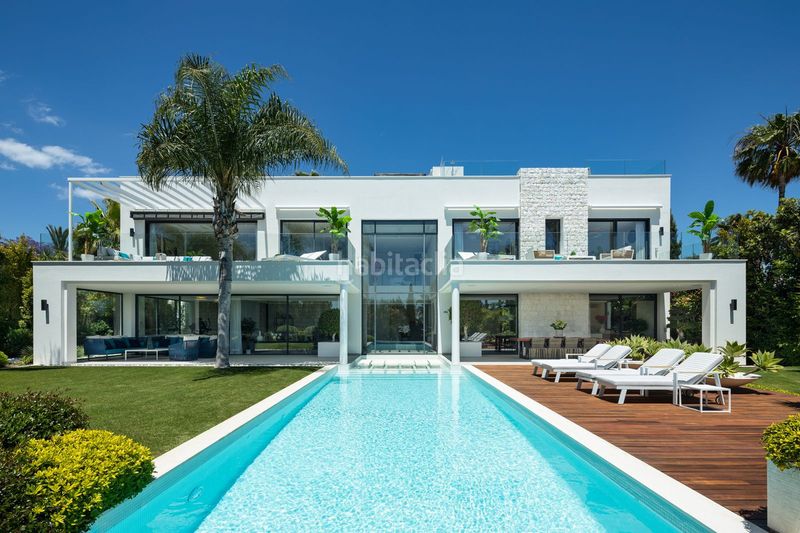 Foto d0a157ad-b8ed-4bc0-87e9-99e8459920a8. Xalet amb aparcament piscina a bahía de Marbella Marbella