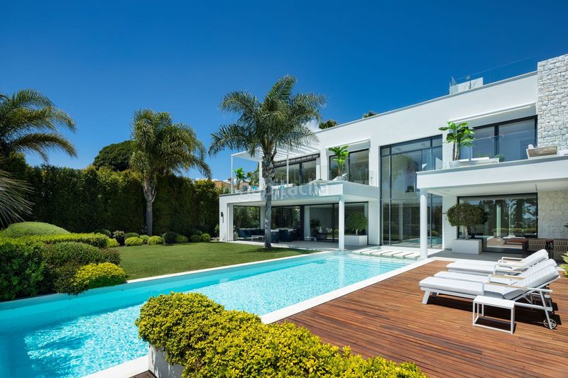 Foto d352d9c1-c952-4535-a126-fc937072022b. Xalet amb aparcament piscina a bahía de Marbella Marbella