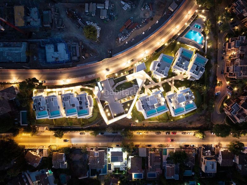 Foto ade30dc2-0e2e-40fa-82c9-9b7747476786. Casa adossada amb aparcament piscina a Puerto Banús Marbella