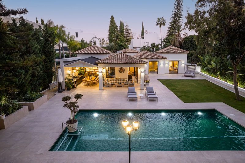 Foto 7913c423-b52f-4487-832e-39a3660937d0. Chalet en Los Naranjos Marbella