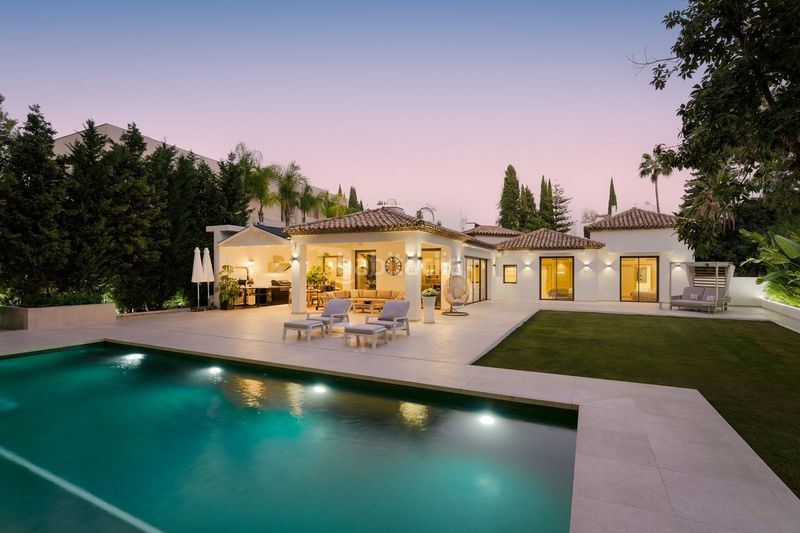 Foto 00ecdbdb-274f-4a65-a761-224184042bf9. Xalet amb aparcament piscina a Los Naranjos Marbella