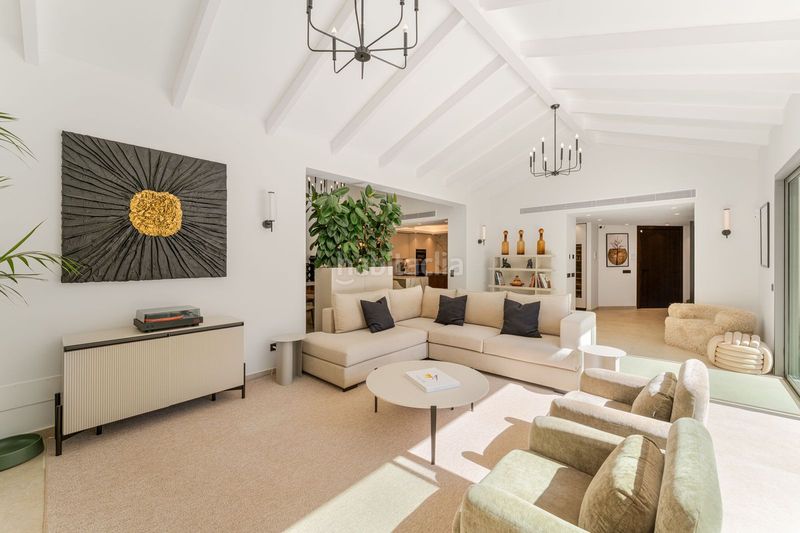 Foto 1ba5ed9b-a3c1-4c4a-aa27-a0030925c859. Xalet amb aparcament piscina a Los Naranjos Marbella