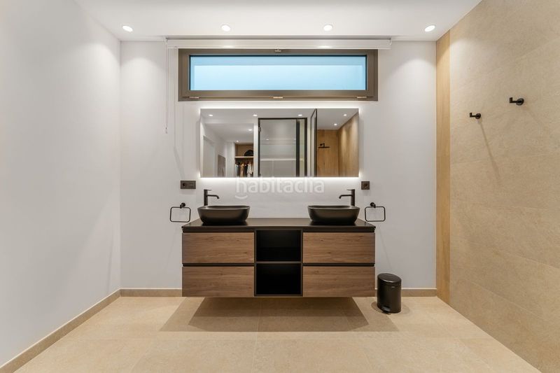 Foto f2a7cd7e-a62f-4e90-a40d-3cd5db3a9f3d. Xalet amb aparcament piscina a Los Naranjos Marbella