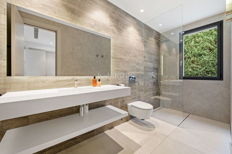 Foto d843f78a-c3fe-4e8a-8584-17887aab495c. Xalet amb aparcament piscina a Puerto Banús Marbella