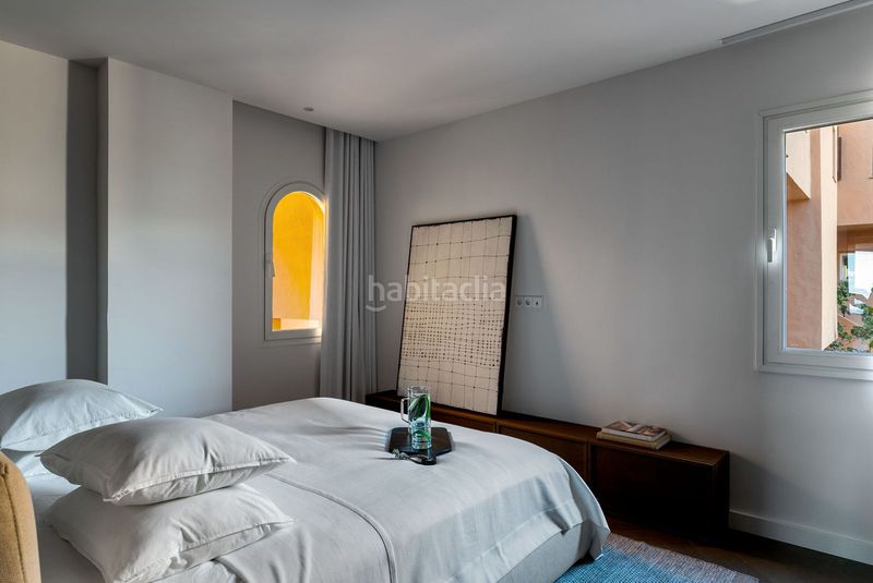 Foto 156d5011-ea0d-4672-80a8-993d0da33082. Dúplex amb aparcament piscina a Los Naranjos Marbella